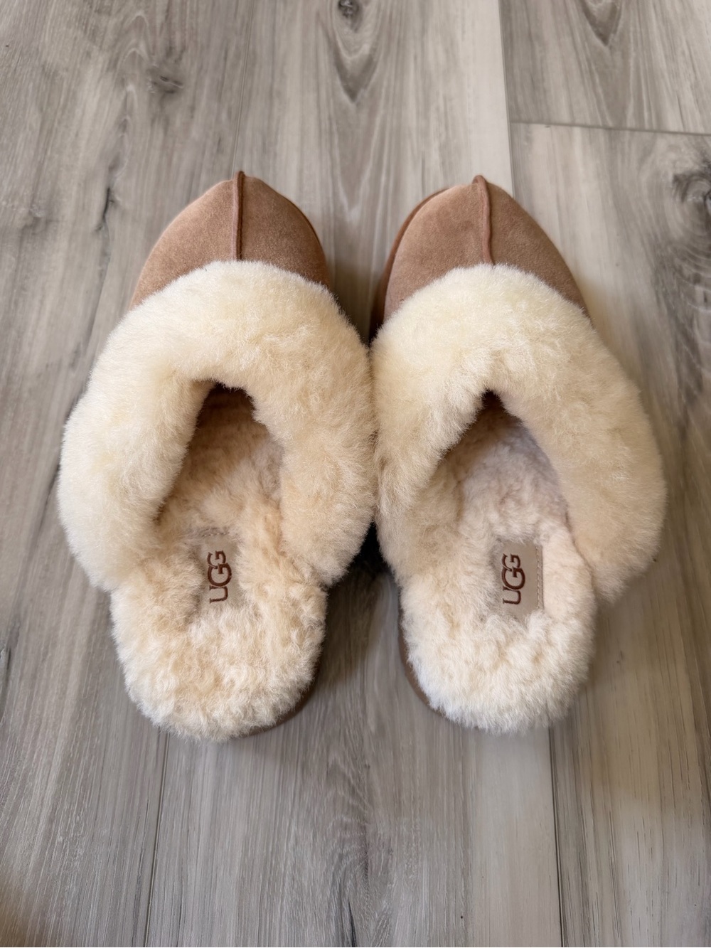 UGG Scuffette II Slippers Chestnut Suede Sheepskin Fur Women’s Size 9